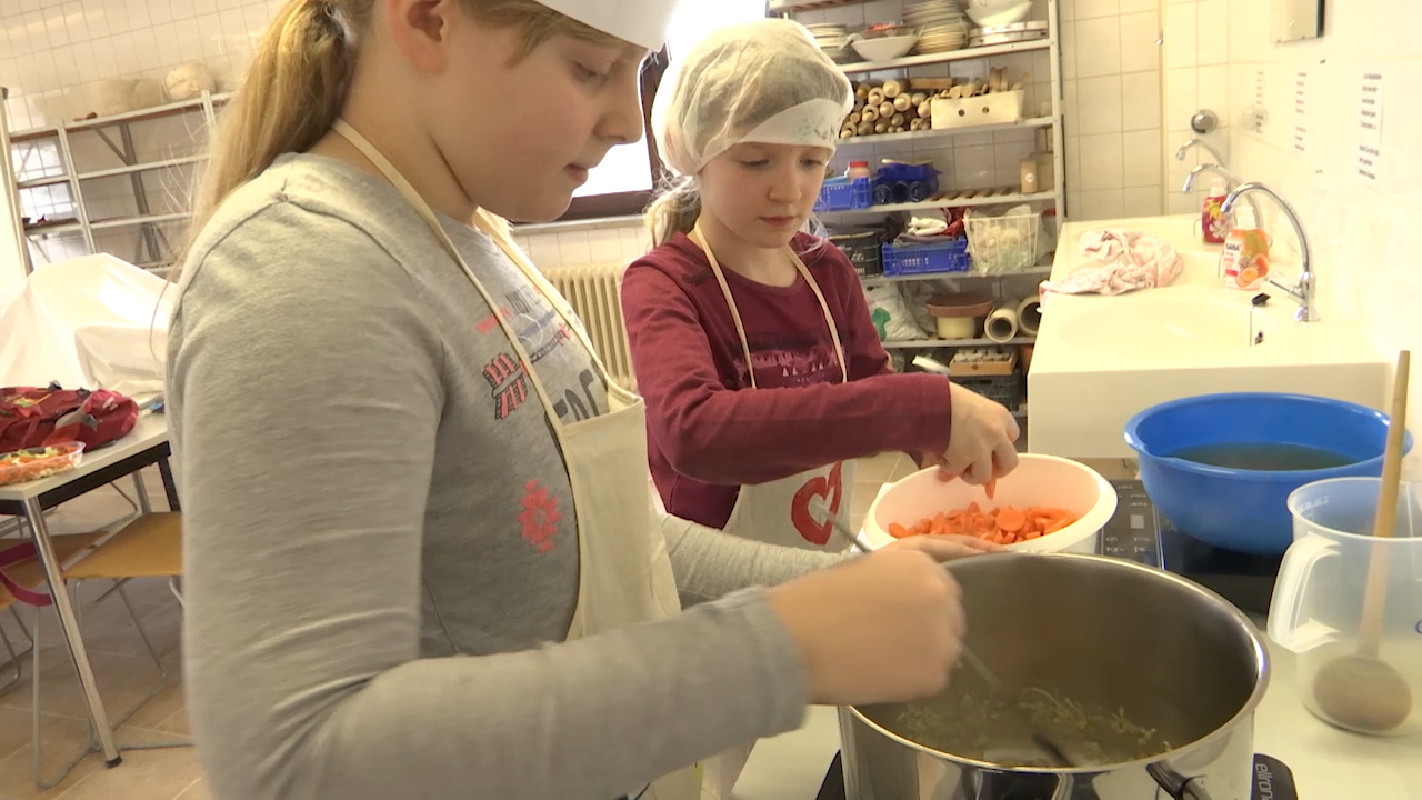 MEgional am 14. Februar 2020 mit einem Kochkurs der Ferienakademie in der Volkshochschule Olbernhau MEgional am 14. Februar 2020 mit einem Kochkurs der Ferienakademie in der Volkshochschule Olbernhau